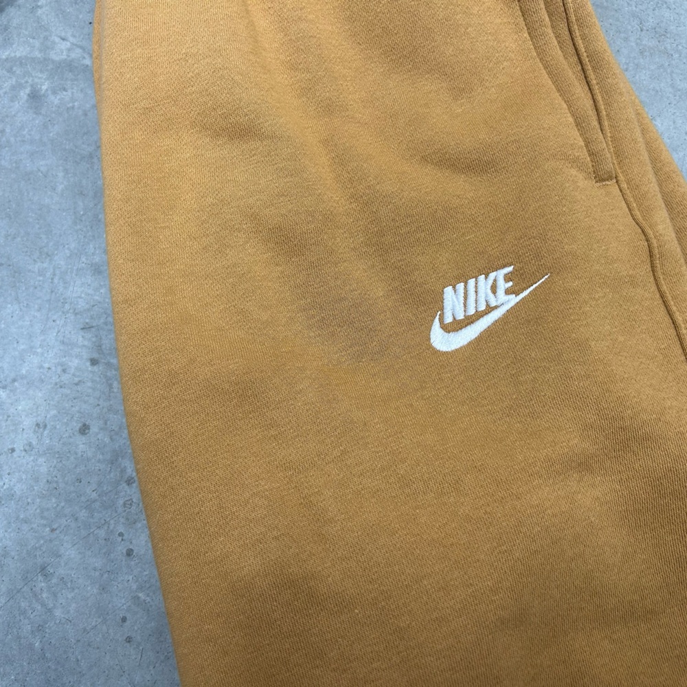 Nike men Tan Joggers - Picture 2 of 5